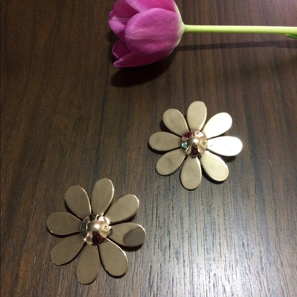 Judy Daisy Earrings 🌼